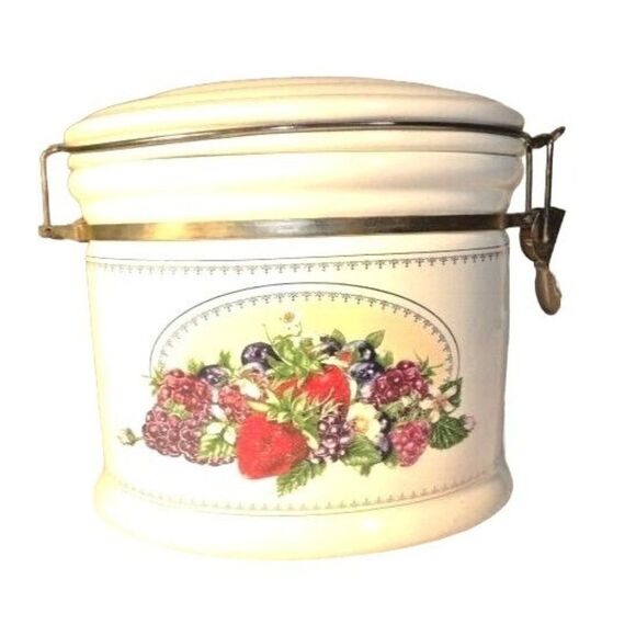 Knotts Berry Farm 2010 Ceramic Canister Oval Fruit Berries Gold Tone Accents - Picture 2 of 7